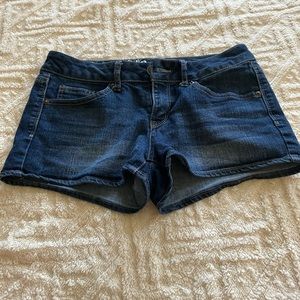 Shortie shorts